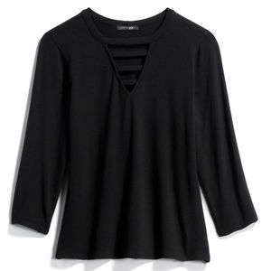 Black blouse with declatage detail